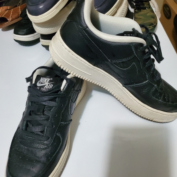 Nike - Picture 2 of 2